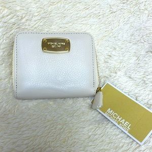 Michael Kors Jet Set Item Bifold Wallet
